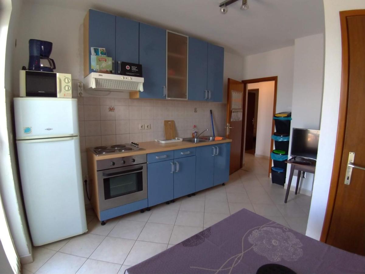 Apartments With A Parking Space Njivice, Krk - 15904 Exterior foto