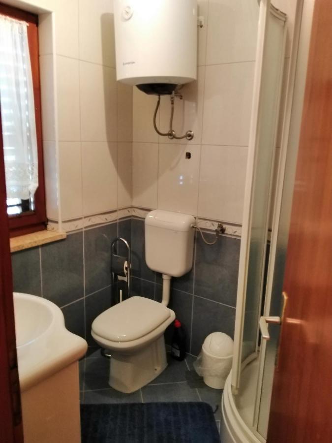 Apartments With A Parking Space Njivice, Krk - 15904 Exterior foto